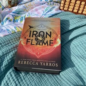 📖📚Iron Flame by Rebecca Yarros First Edition📚📖